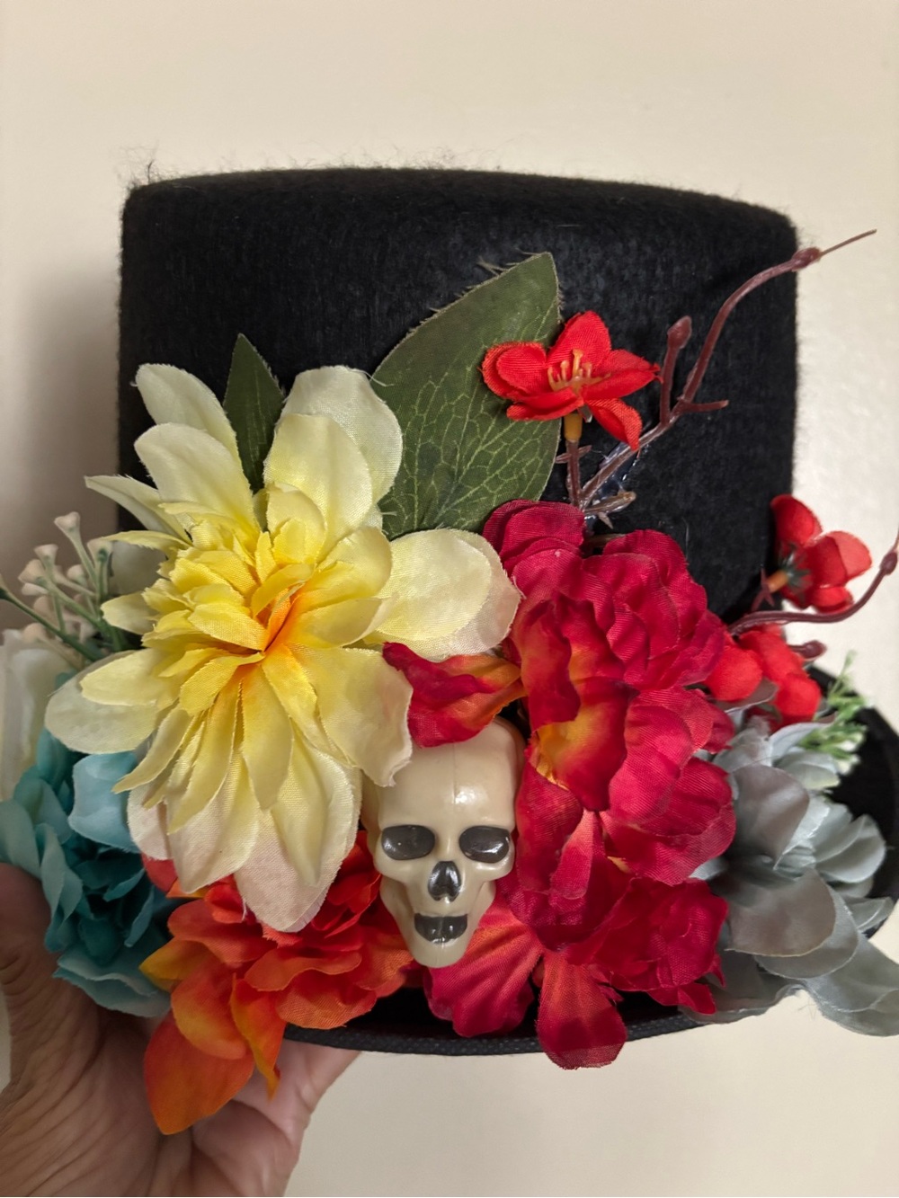 Black Felt Men's Floral Accent Tall Hat with Blue Band